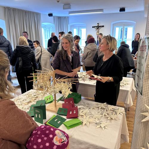 Verkauf beim Adventhogascht