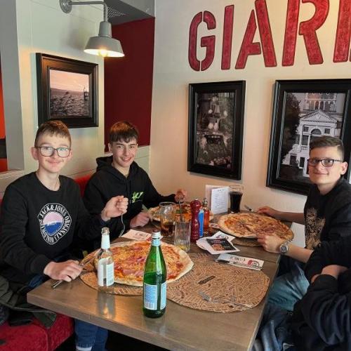 Anschließend Pizza essen