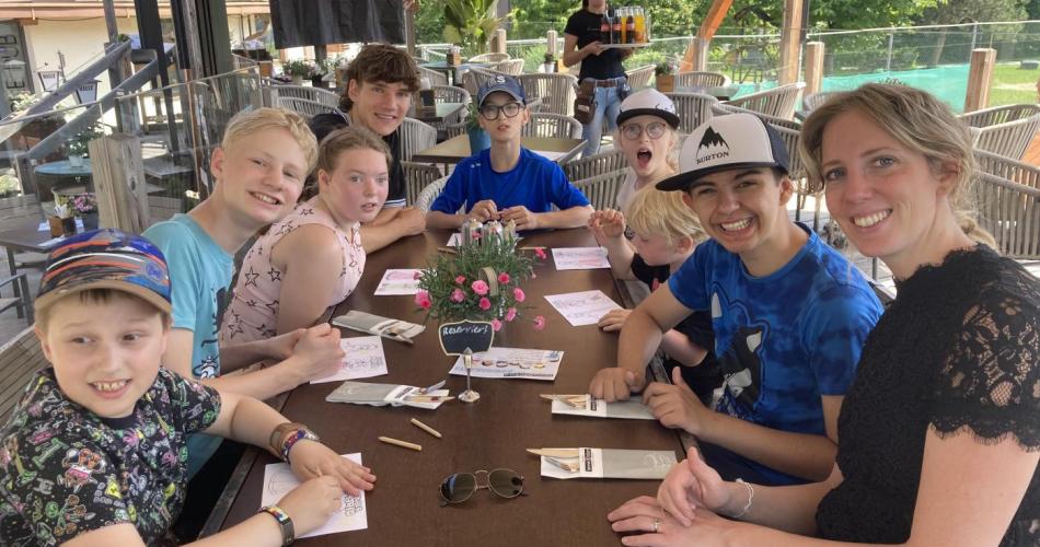Pizza essen mit der 3b